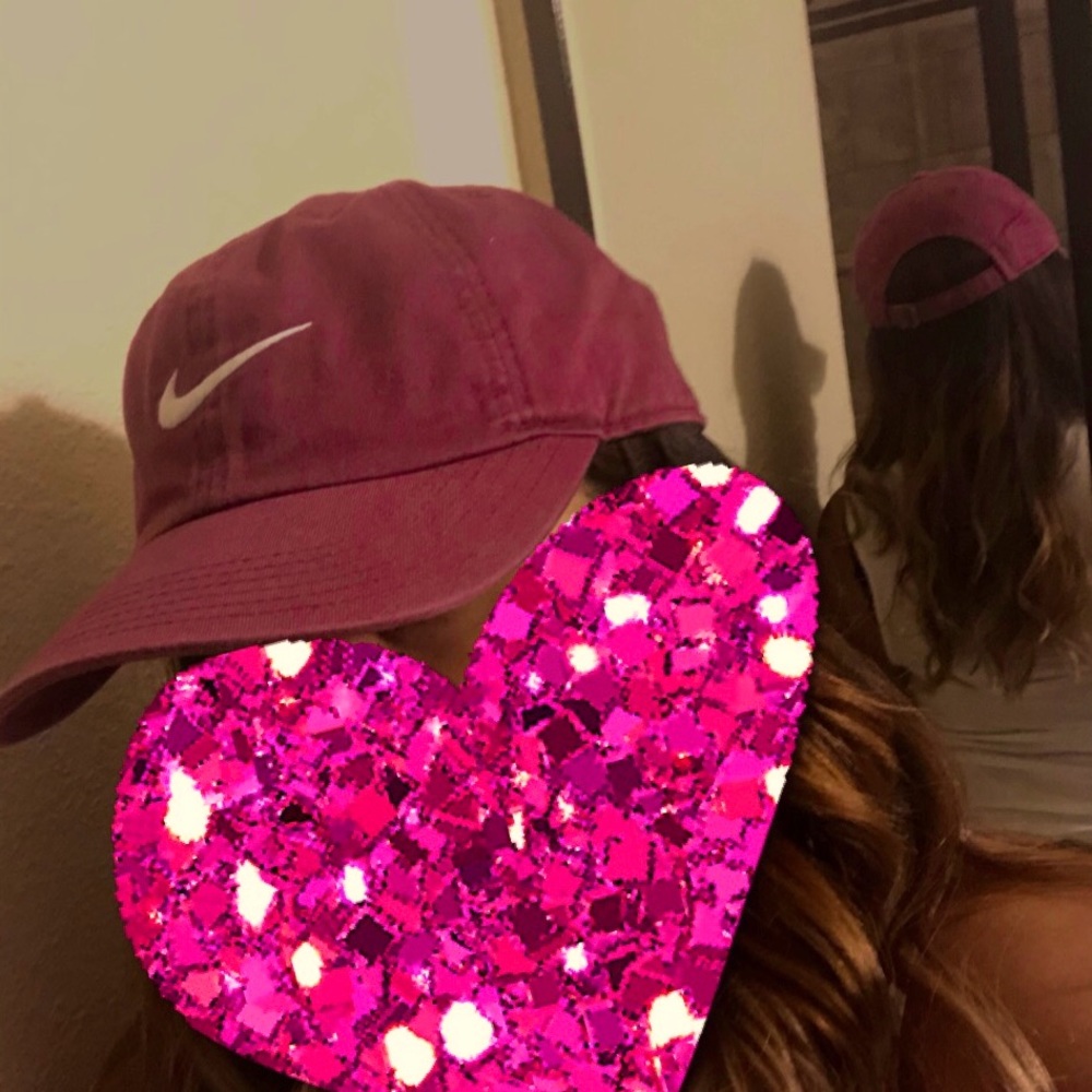 NIKE Logo Maroon Vintage Baseball Cap Hat like new